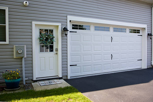 24/7 Emergency Garage Door Panel Replacement experts in Camino, CA